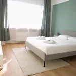 Beautiful Cosy 2br *