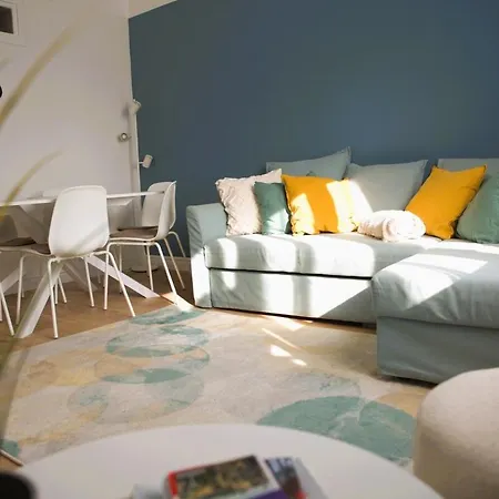 Beautiful Cosy 2br Apartment *