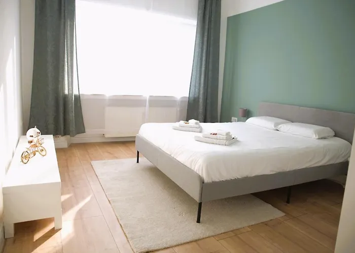 Beautiful Cosy 2br *